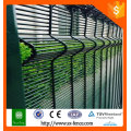 Clôture en treillis en caoutchouc 358 à haute sécurité / 358 Wire Fence